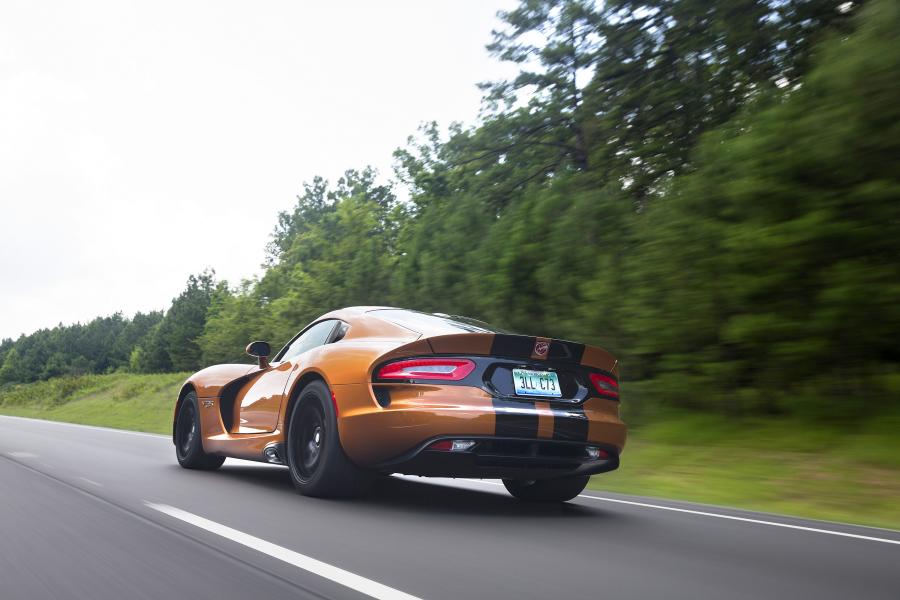  Dodge Viper GTC 2015 года  (фото 13 из 14)